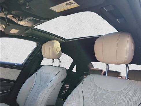 Used 2017 Mercedes-Benz S 550 Sedan image 25