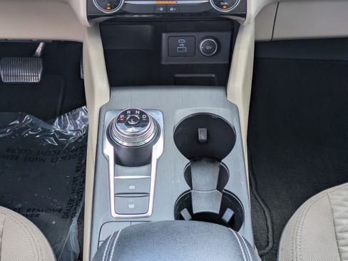 Used 2021 Ford Escape SE w/ SE Sport Appearance Package FWD image 18