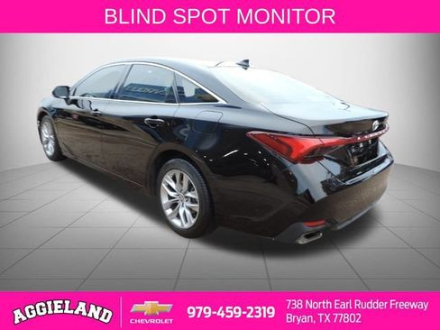 Used 2020 Toyota Avalon XLE image 6