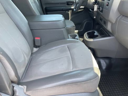 Used 2018 Nissan NV 2500 SV RWD image 21
