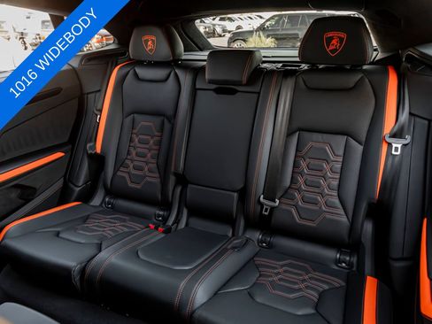 Used 2025 Lamborghini Urus SE AWD/4WD image 26