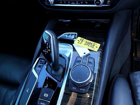 Used 2019 BMW 530i w/ Convenience Package image 24