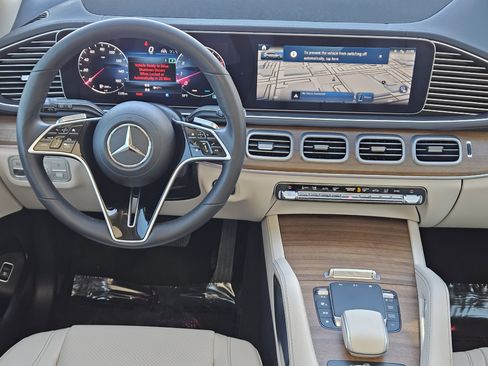 Certified 2024 Mercedes-Benz GLS 450 4MATIC image 27