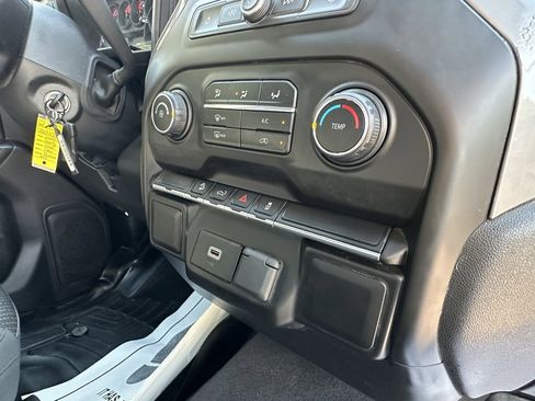 Used 2020 Chevrolet Silverado 1500 Custom Trail Boss w/ Custom Convenience Package image 18