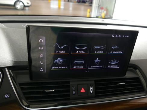 Used 2023 Audi Q5 2.0T Premium Plus w/ Premium Plus Package AWD/4WD image 19