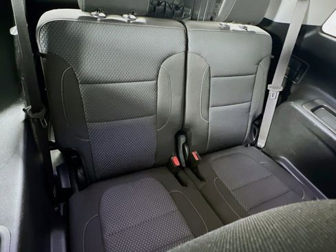 Used 2023 GMC Acadia SLE w/ Driver Convenience Package image 24