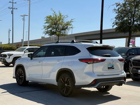 Used 2023 Toyota Highlander XSE image 8