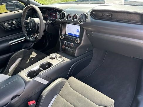 Used 2021 Ford Mustang Shelby GT500 w/ Technology Package RWD image 11