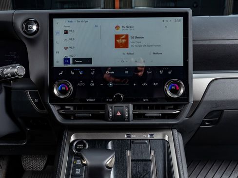 Used 2025 Lexus GX 550 image 24