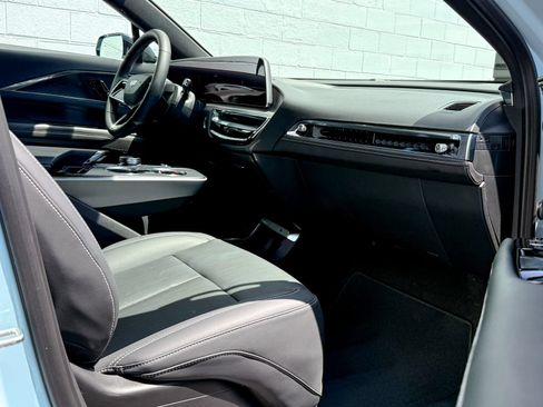 Certified 2024 Cadillac Lyriq Luxury AWD/4WD image 13