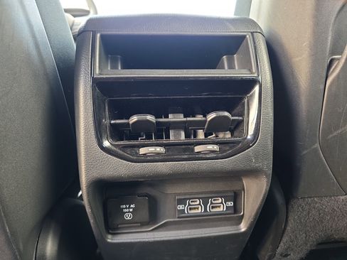 Used 2024 Jeep Grand Cherokee Altitude image 17