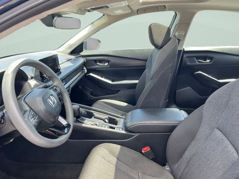 Used 2023 Honda Accord EX image 10