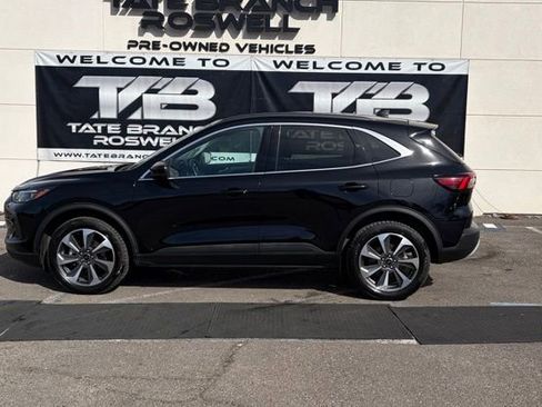 Used 2024 Ford Escape Platinum image 9