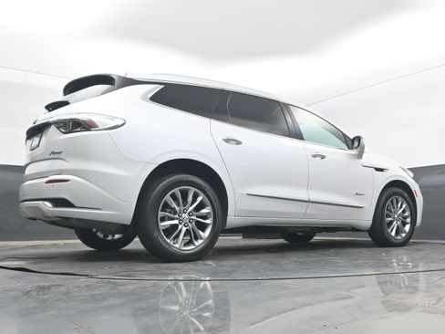 Used 2024 Buick Enclave Avenir FWD image 17