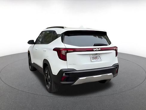 Used 2025 Kia Seltos S FWD image 11