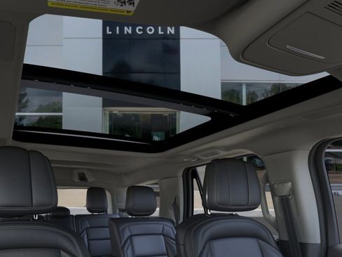 New 2026 Lincoln Navigator Reserve image 22