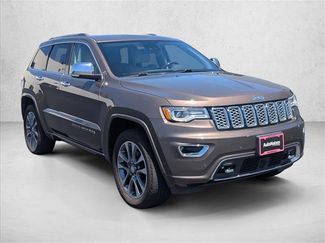 Used 2017 Jeep Grand Cherokee Overland w/ Jeep Active Safety Group AWD/4WD video 3