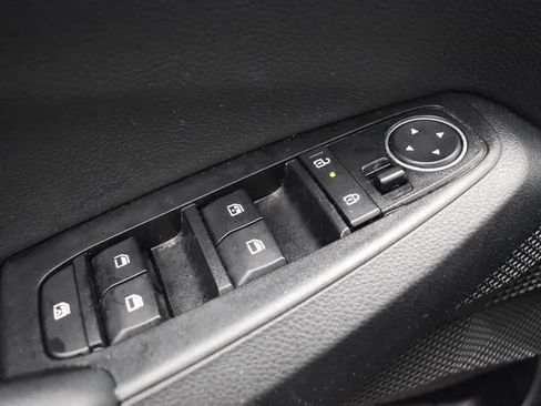 Used 2025 Kia Seltos S FWD image 21