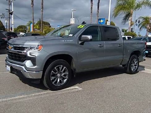 Used 2025 Chevrolet Silverado 1500 LT AWD/4WD image 4