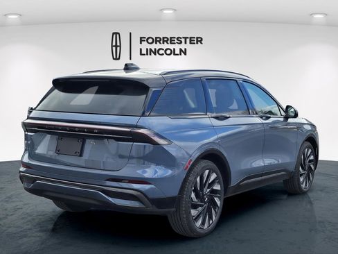 New 2026 Lincoln Nautilus Reserve w/ Jet Appearance Package image 3