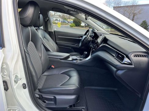 Used 2023 Toyota Camry SE image 11
