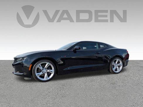 Used 2022 Chevrolet Camaro LT w/ Technology Package image 2