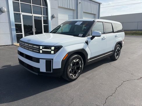 Used 2026 Hyundai Santa Fe SE image 3