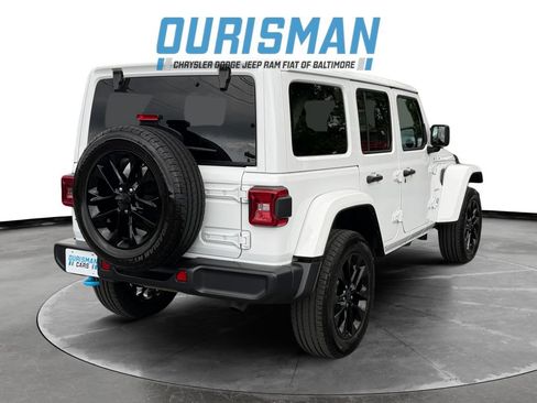 Used 2024 Jeep Wrangler Unlimited Sahara AWD/4WD image 6