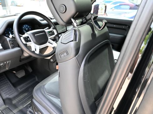 Used 2023 Land Rover Defender 90 X-Dynamic SE AWD/4WD image 24