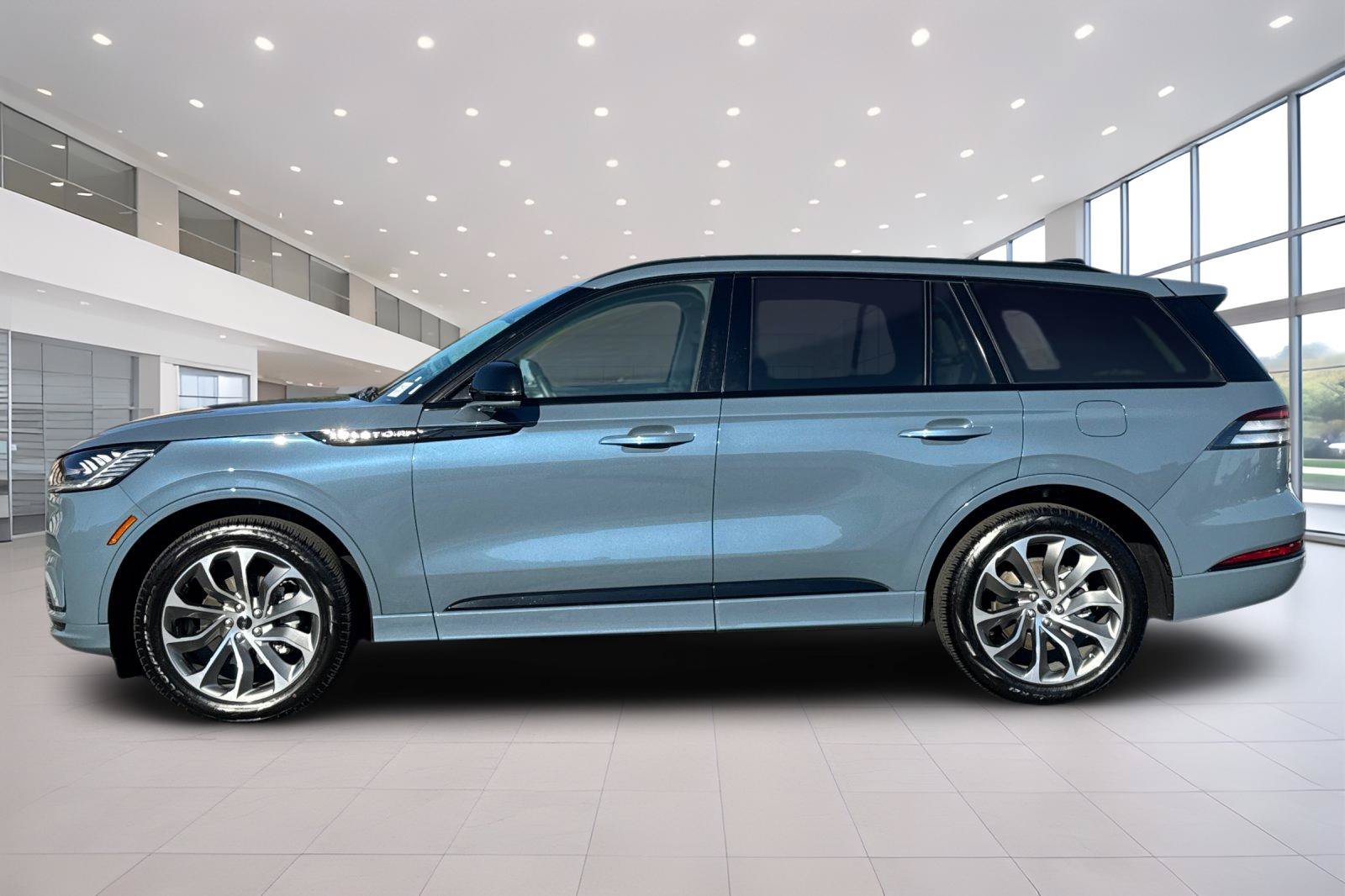 Used 2026 Lincoln Aviator AWD w/ Jet Appearance Package image 7