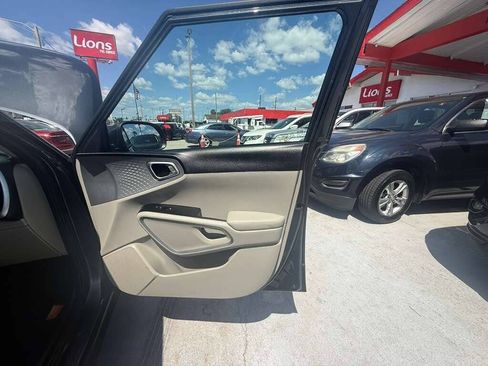 Used 2020 Kia Soul LX FWD image 10
