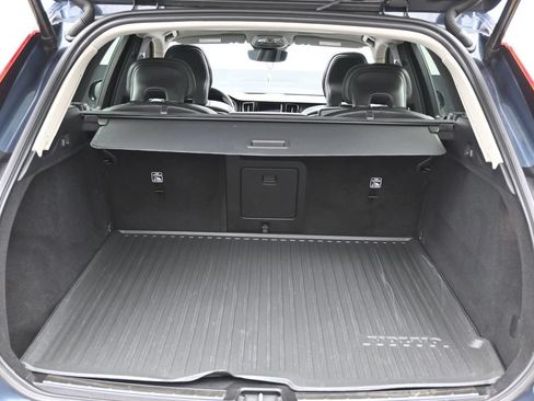 Used 2024 Volvo XC60 B5 Plus w/ Protection Package Premier AWD/4WD image 16