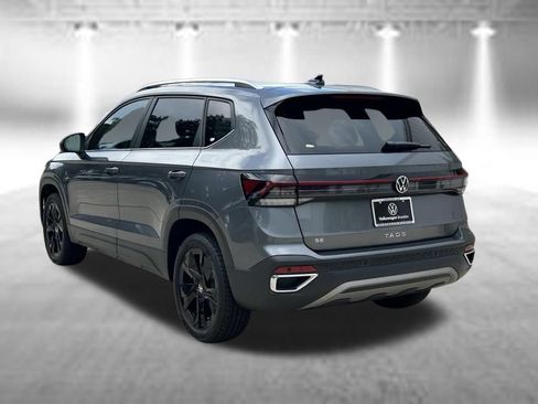Certified 2026 Volkswagen Taos SE w/ Black Wheel Package FWD image 3