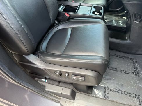 Used 2025 Honda Odyssey EX-L image 32