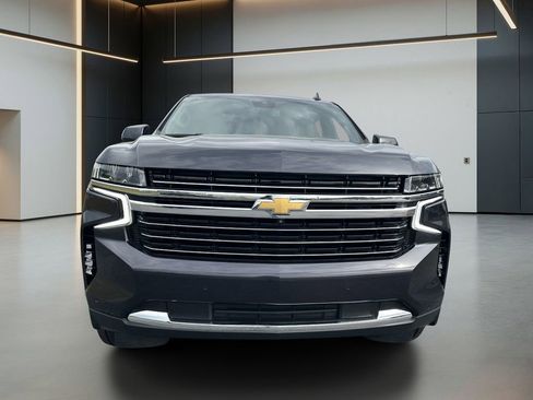 Used 2023 Chevrolet Suburban LT w/ Luxury Package AWD/4WD image 5