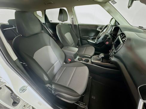 Used 2025 Kia Soul LX w/ LX Technology Package image 30