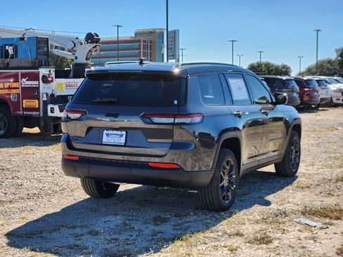 New 2025 Jeep Grand Cherokee L Limited image 4