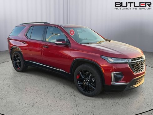 Used 2022 Chevrolet Traverse Premier w/ Redline Edition FWD image 7