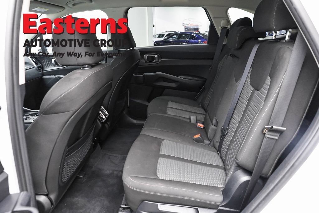 Used 2023 Kia Sorento LX FWD image 20