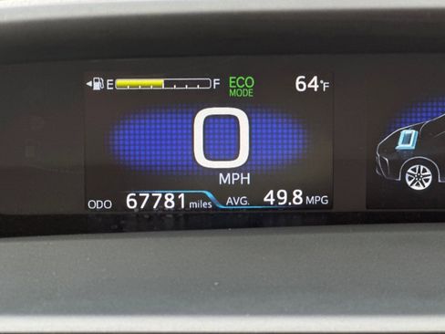 Used 2022 Toyota Prius LE image 33