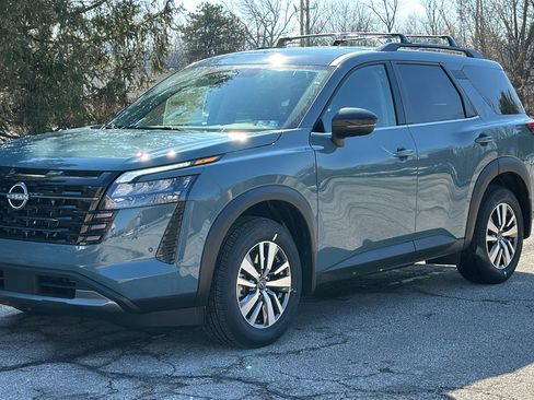 New 2026 Nissan Pathfinder SL AWD/4WD image 2