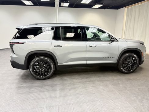 New 2026 Chevrolet Traverse LT w/ Midnight/Sport Edition image 8