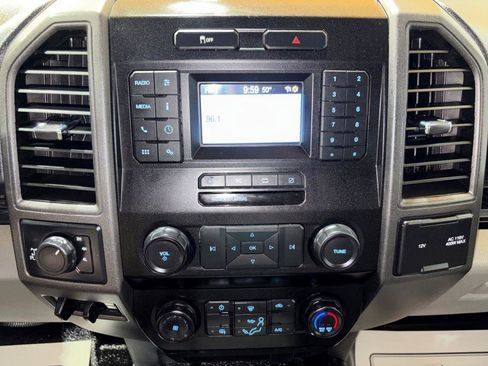 Used 2022 Ford F250 XL w/ Power Equipment Group AWD/4WD image 19