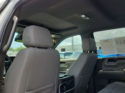 Used 2022 GMC Sierra 1500 SLT w/ SLT Premium Plus Package AWD/4WD image 13