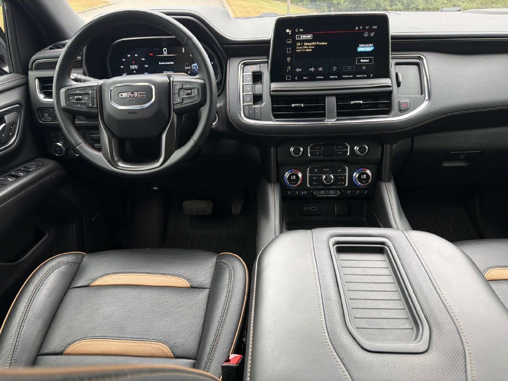 Used 2024 GMC Yukon XL AT4 w/ AT4 Premium Plus Package AWD/4WD image 18