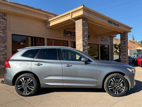 Used 2020 Volvo XC60 T6 Momentum image 6