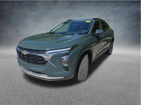 Used 2025 Chevrolet Trax LT FWD image 10