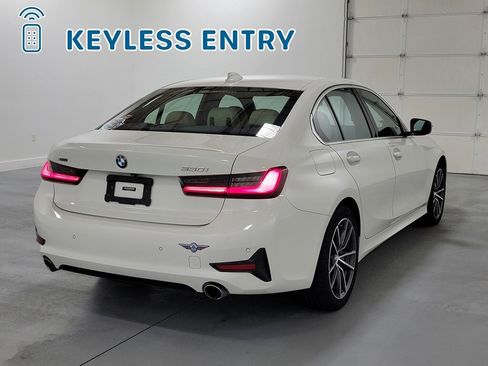 Used 2021 BMW 330i xDrive Sedan w/ Premium Package AWD/4WD image 9
