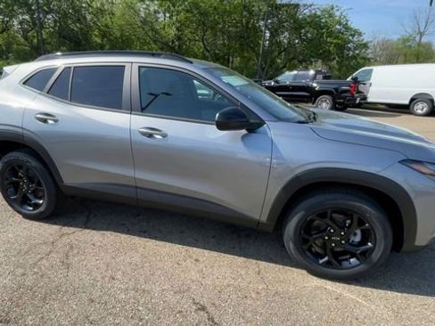 New 2026 Chevrolet Trax LT w/ Driver Confidence Package FWD image 3