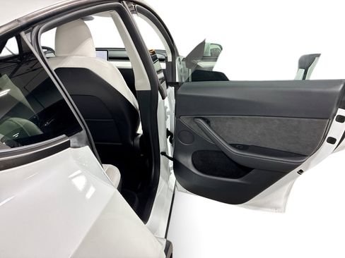 Certified 2023 Tesla Model Y Long Range AWD/4WD image 12